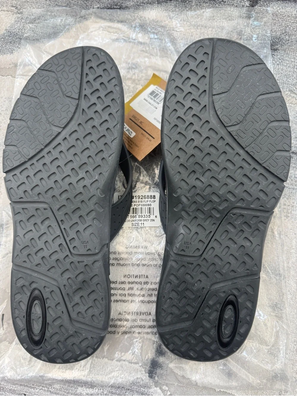 Oakley Uniform Grey Men's Flip Flop Sandals, Size 11 - NWT